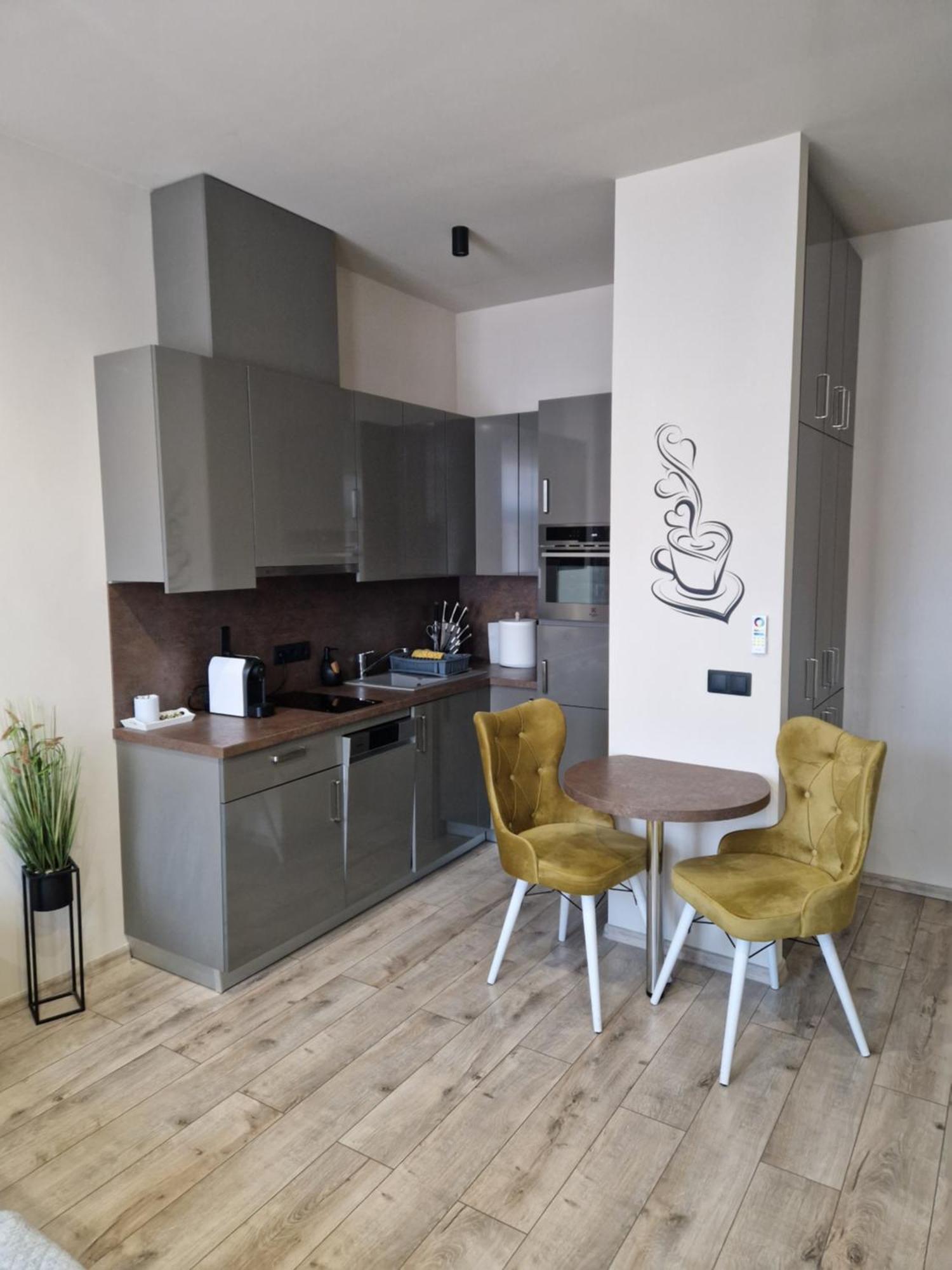 Silver Dawn Apartments Szegedin Zimmer foto